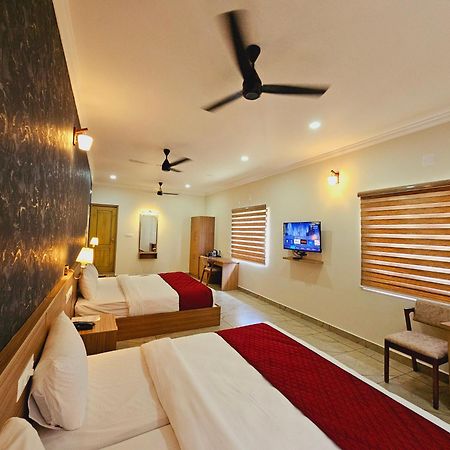 Kochi Esaa Airport Hotel מראה חיצוני תמונה