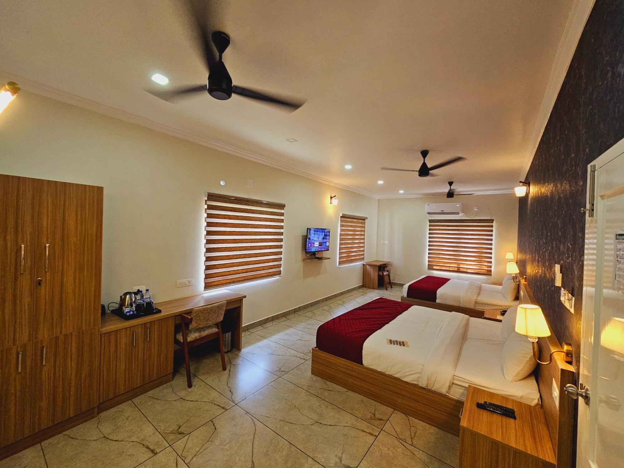 Kochi Esaa Airport Hotel מראה חיצוני תמונה